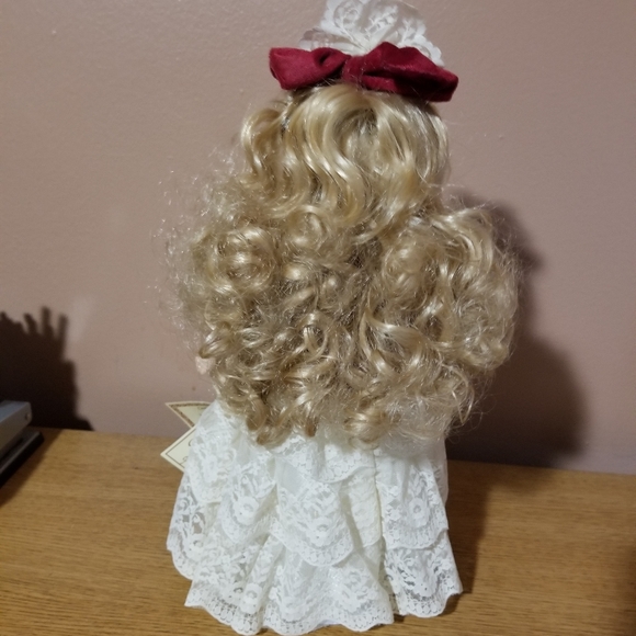 Porcelain  doll - Picture 2 of 8